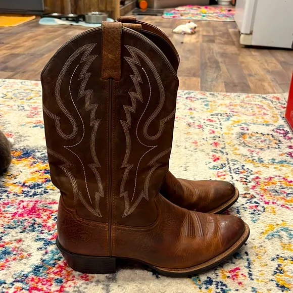 Ariat | Shoes | Almost New Mens Ariat Heritage R Toe Western  display picture 1